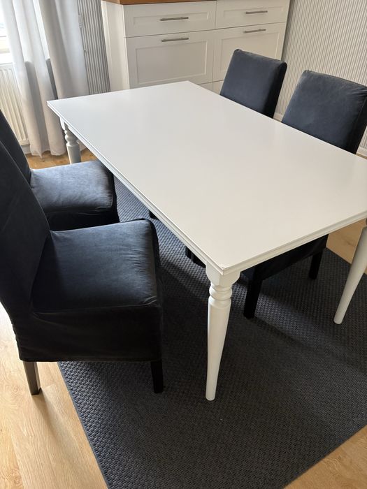 Stół rozkladany i cztery krzesła Ikea