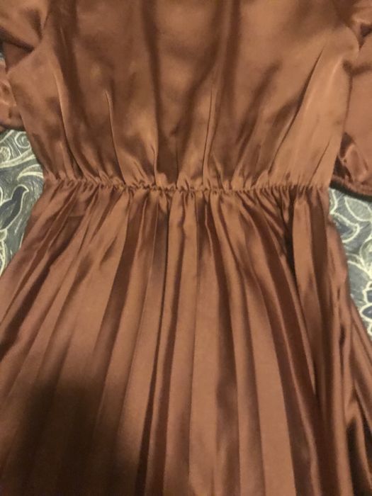 Miedziana sukienka elegancka