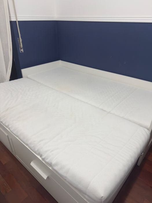 Cama BRIMNES c/2 gavetões e 2 colchões