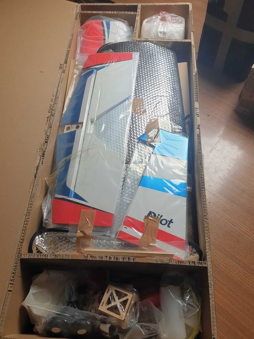 Model Pilot RC Extra MG 67"