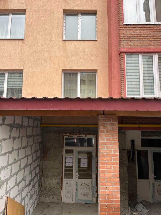 Продаж комерційного приміщення в новобудові по вул.Антонича 5б (Сихів)