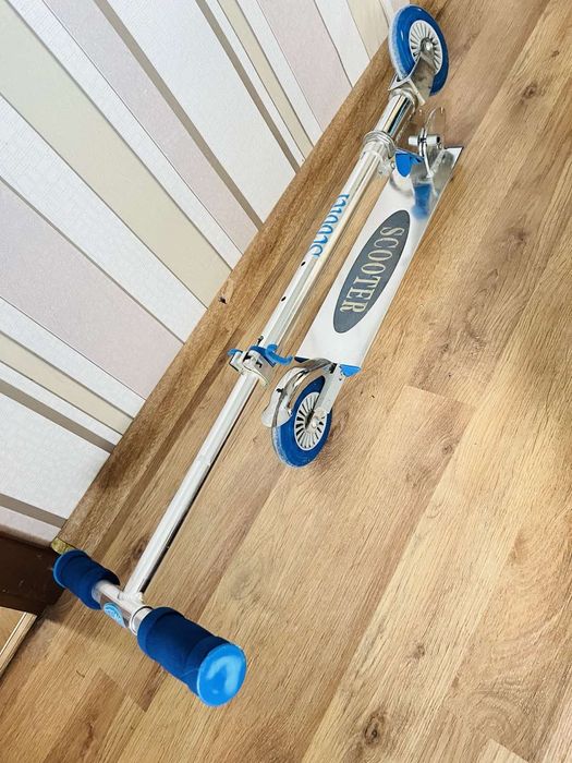 Двоколісний самокат Scooter (синій)