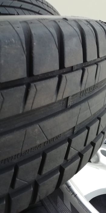 Vendo 4 jantes com 4 pneus praticamente novos Peugeot 206 XS