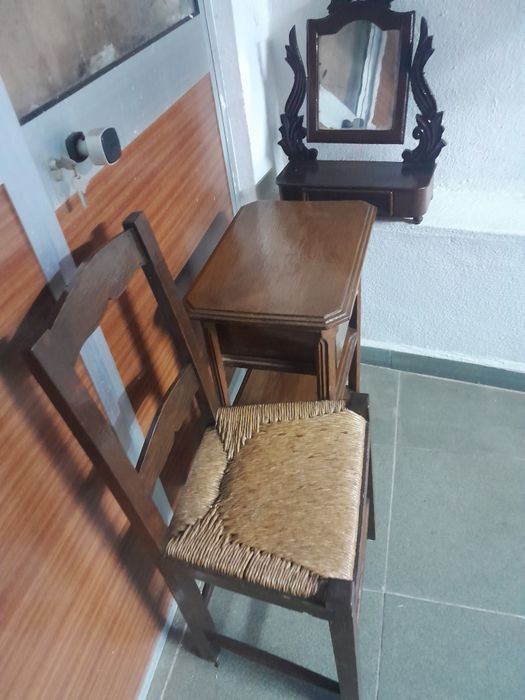 3 peças de mobilia antigas