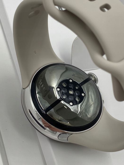 smartwatch google pixel watch 2 z fitbit i google monitor pracy serca