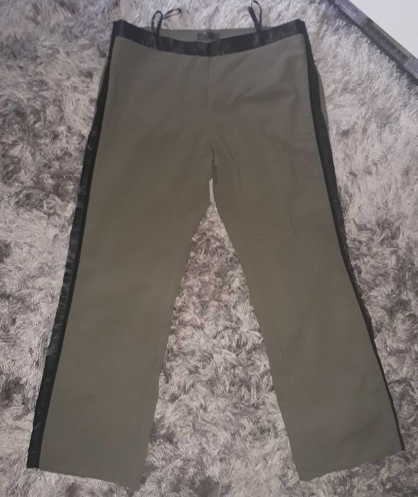 Spodnie khaki z lampasami roz.48/50/52