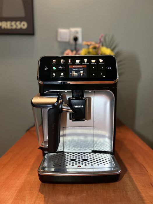 Ekspres Philips LatteGo EP5446, stan bardzo dobry.