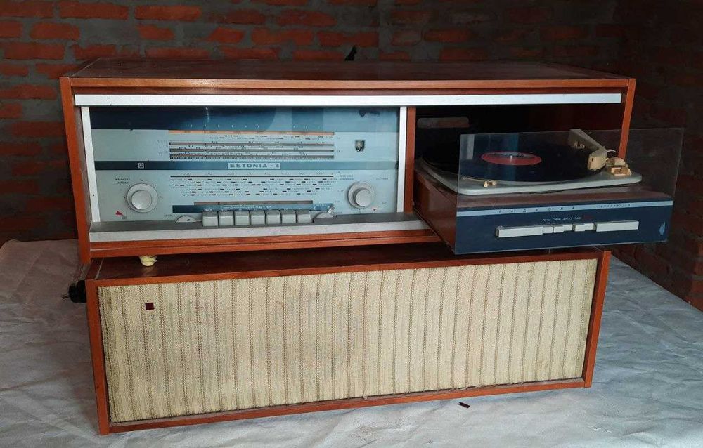 Ретро-радіола "Estonia -4"