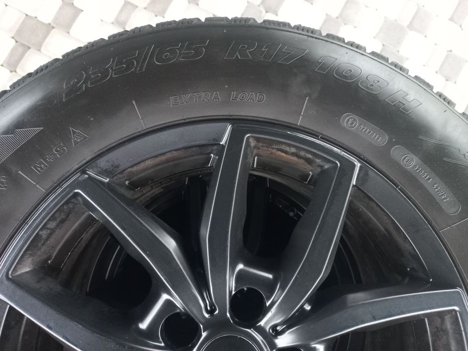 Диски+резина DEZENT 5×114.3/Tigar/235/65/R17(зима)