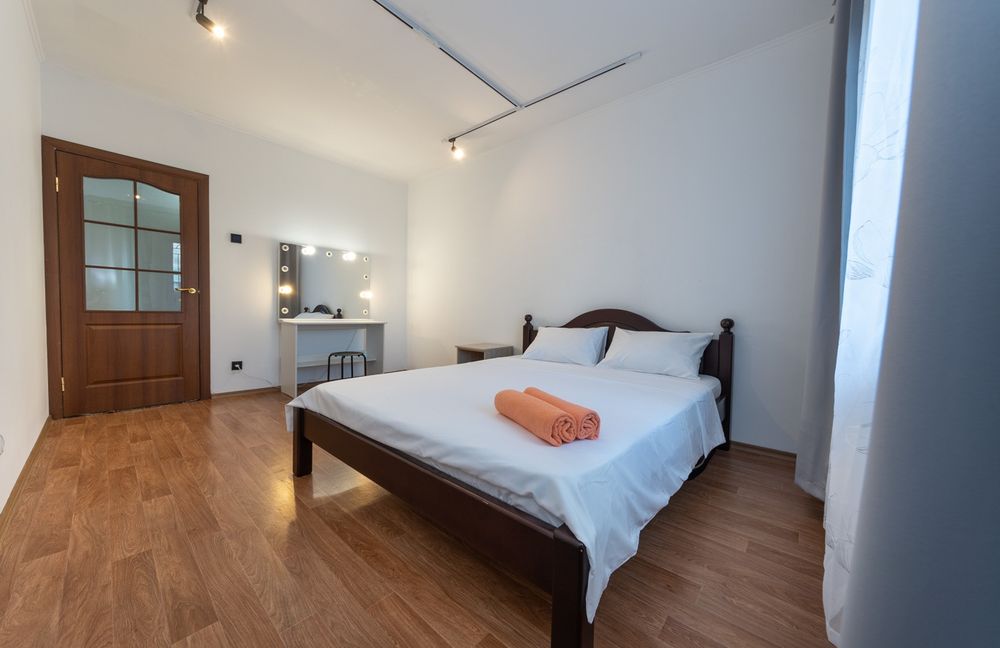 1 этаж 2 ком. Осокорки Ващенко ЖК Патриотика Посуточно