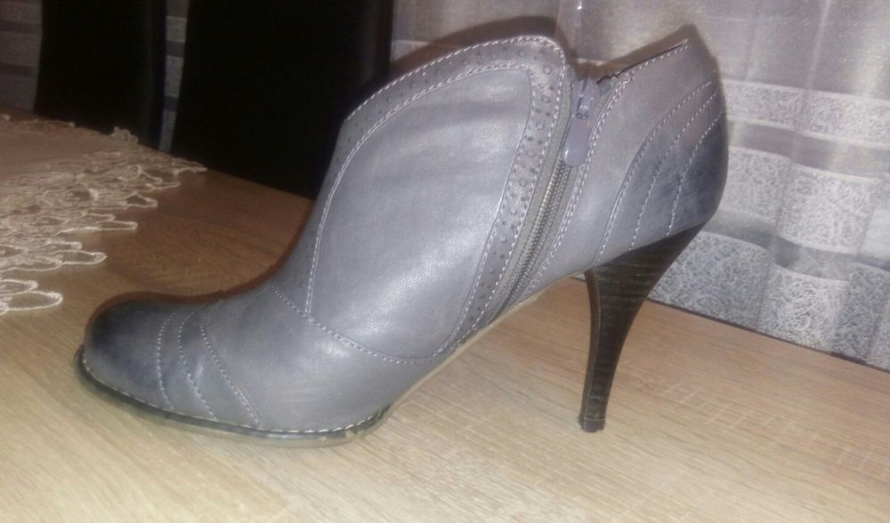 Botki na szpilce jak nowe r. 39