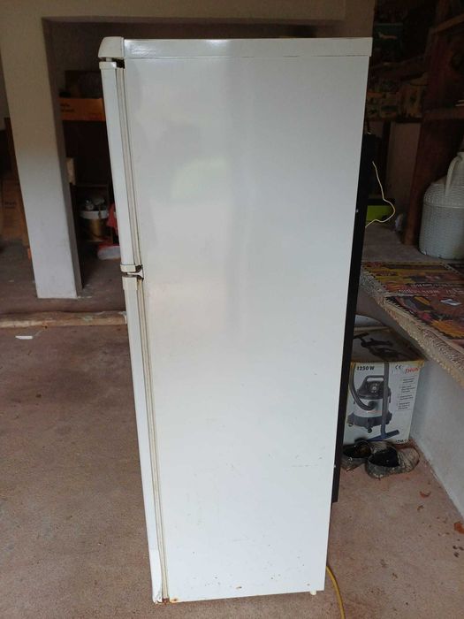 Frigorifico Ariston de 2 portas com congelador