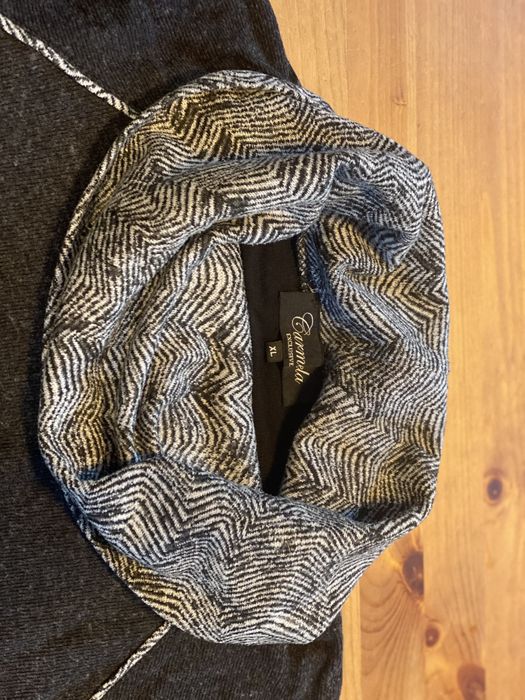 Sweter XL kaskadowy dekold golf