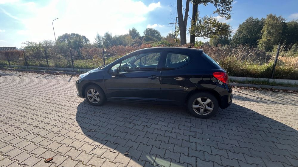 Peugot 207 1.4 benzyna