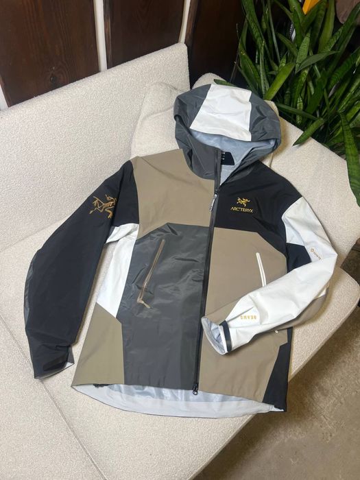 Щільна плащова вітровка ARCTERYX, розмір, М-L! Розпродаж до 70% знижки