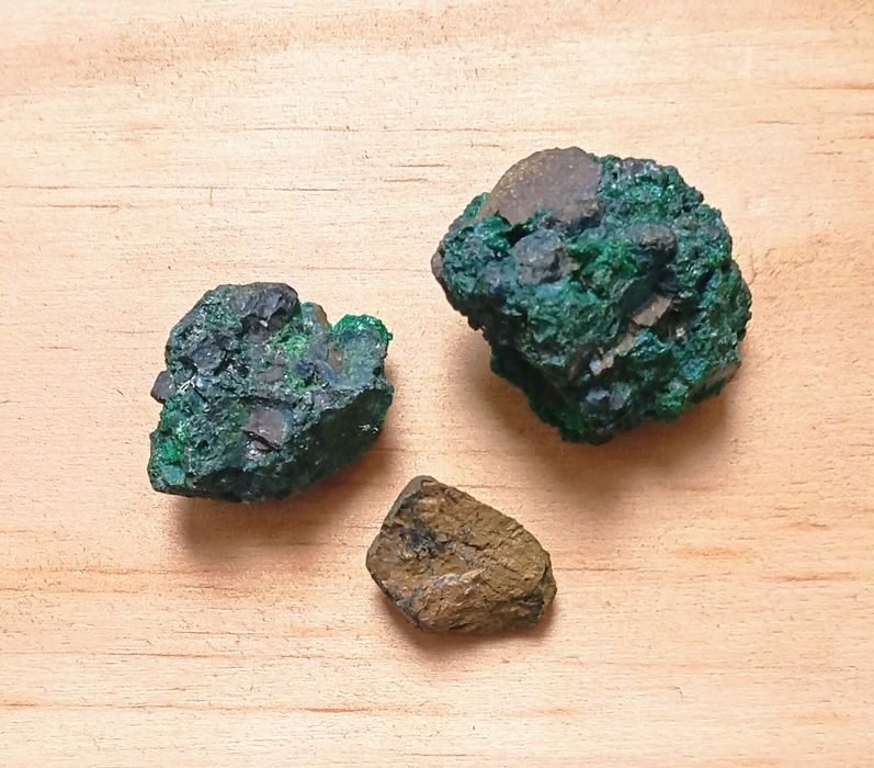 Pedra Malaquite natural em bruto .