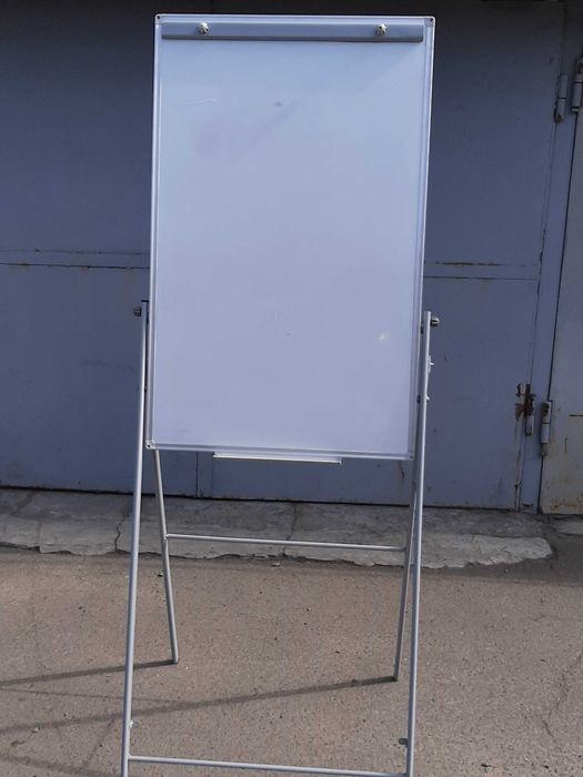 Маркерная/магнитная раскладная доска для рисования  (флипчарт)