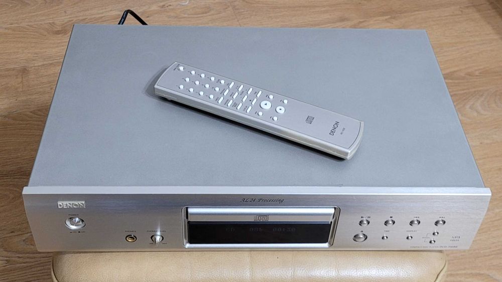 DENON DCD-700AE odtwarzacz CD z oryginalnym pilotem