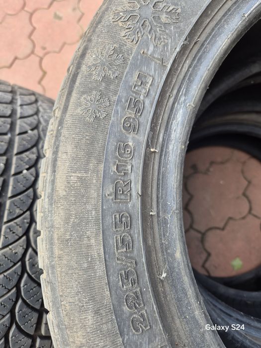 Зимова резина  225.55r16