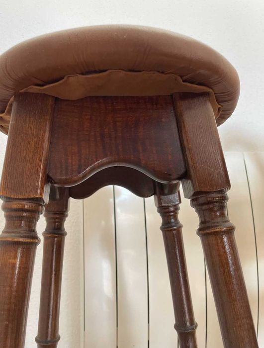 banquinho de madeira