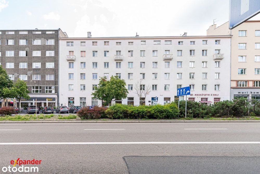Duże i jasne mieszkanie 2 pokojowe z osobną kuchnią, piwnica, Gdyni...
