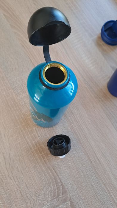 2 szt. bidonów na rower + kubek termiczny