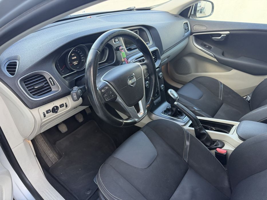 Volvo V40 1.6 D2