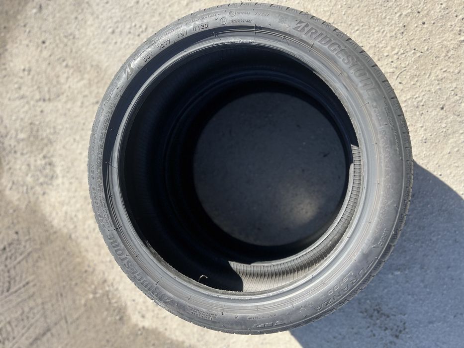 Bridgestone  225/40/18 ПАРА 2шт. ~4мм залишок