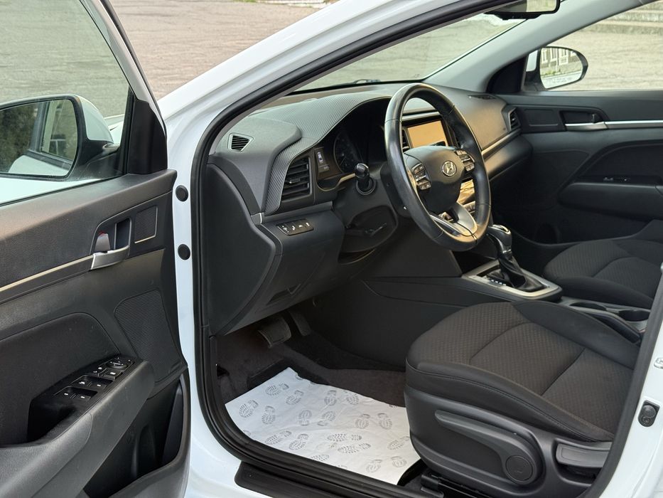 Hyundai Elantra 2020