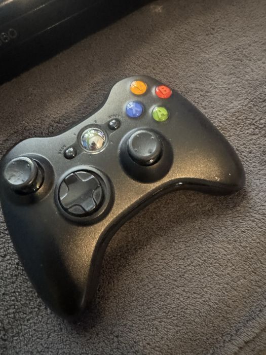 Xbox 360 slim + 8 gier pad i kinect