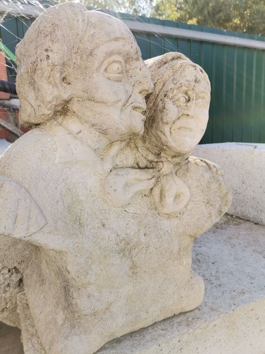 Estátua em pedra