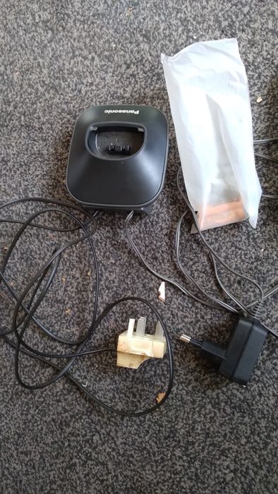 Sprzedam 2 telefony stacjonarne