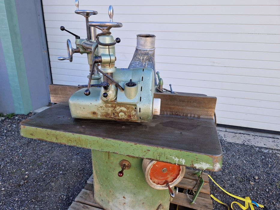 Frezarka stołowa dolnowrzecionowa  do drewna z posuem elu