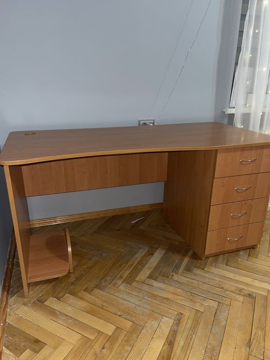 Шкільний/ офісний стіл