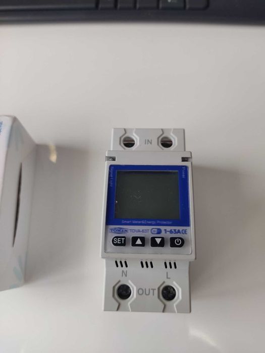 реле напруги напряжения 63А TOMZN автомат Wifi Tuya мониторинг