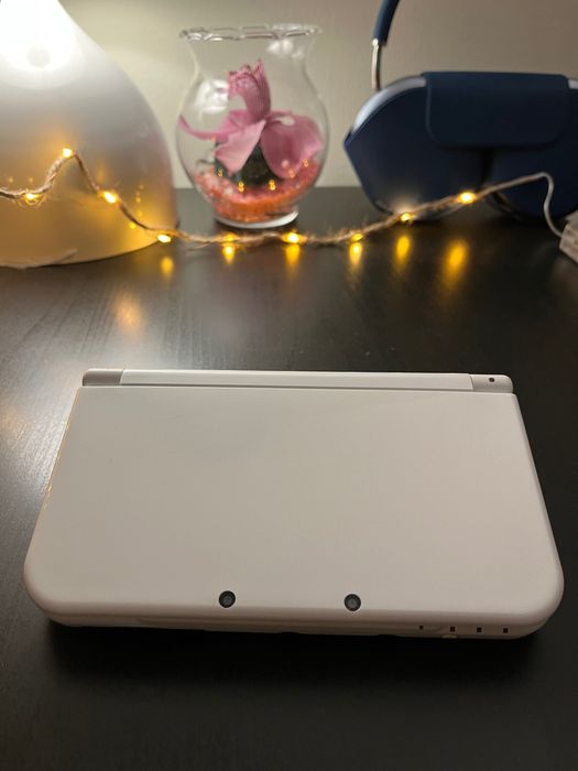 New Nintendo 3ds xl white
