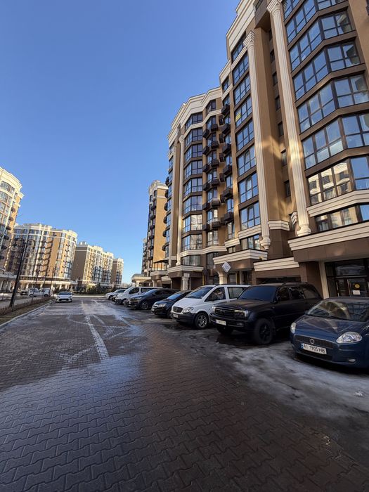 Оренда фасадного приміщення в ЖК Софія Резиденс вул Молодіжна,10