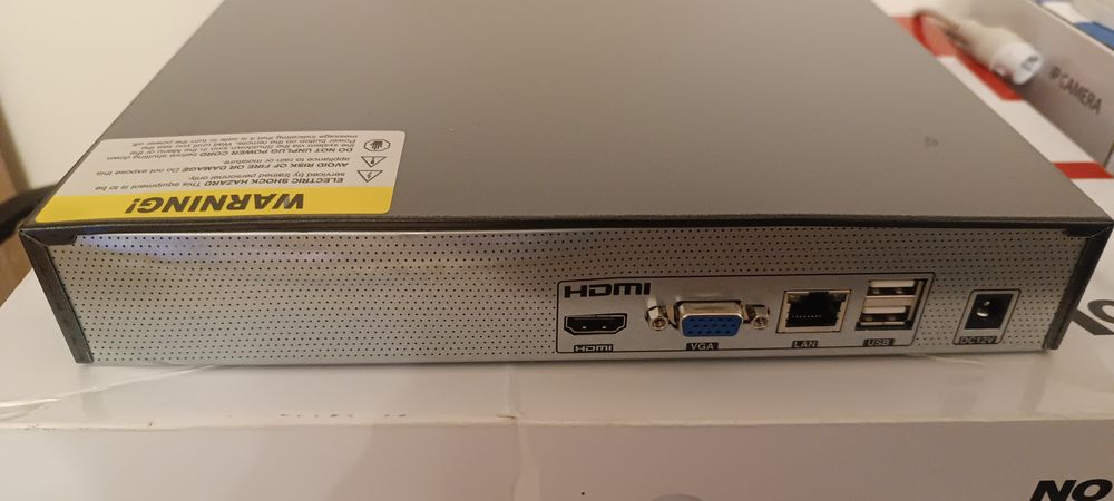 Rejstrator Novus, switch, kamera ×2, konwerter.