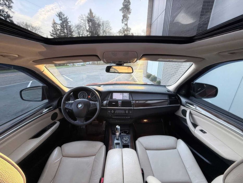 BMW X5 xDrive35i Premium      2012