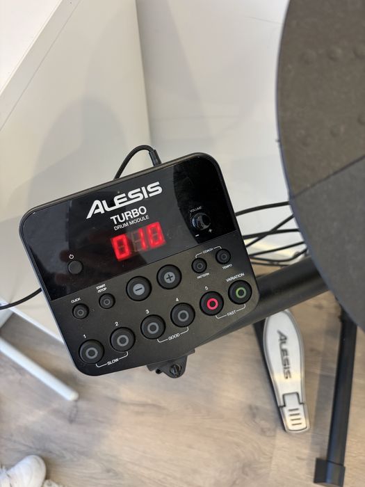 Alesis Turbo Mesh Kit Bateria eletrónica
