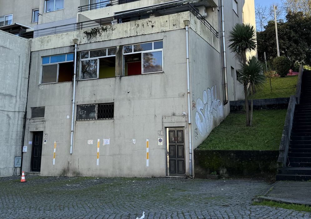 Edificio para remodelação e/ou alteração utilização.