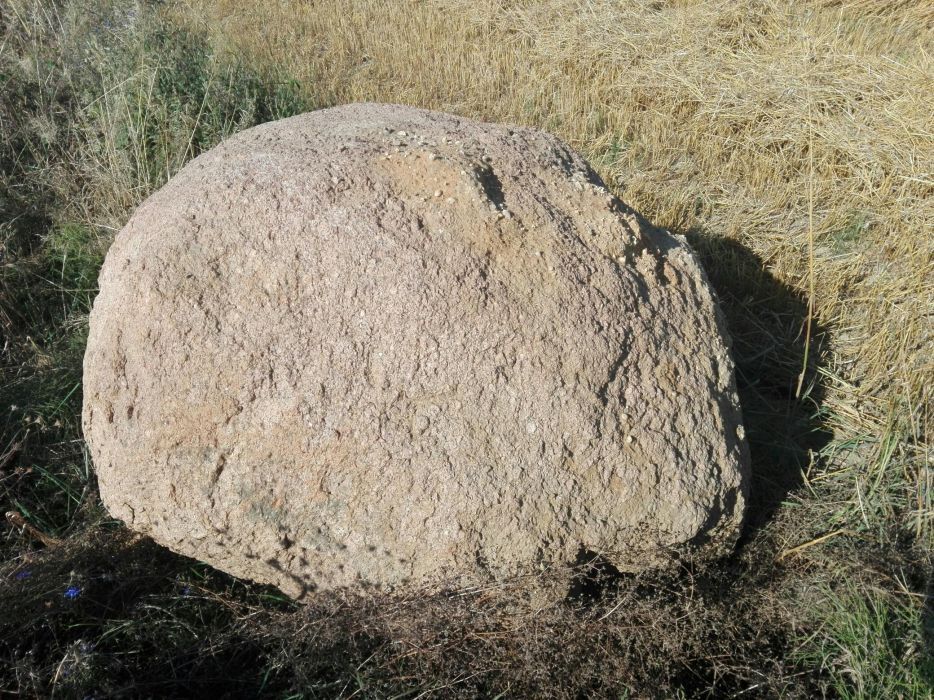 Głaz,kamień, granit czerwony