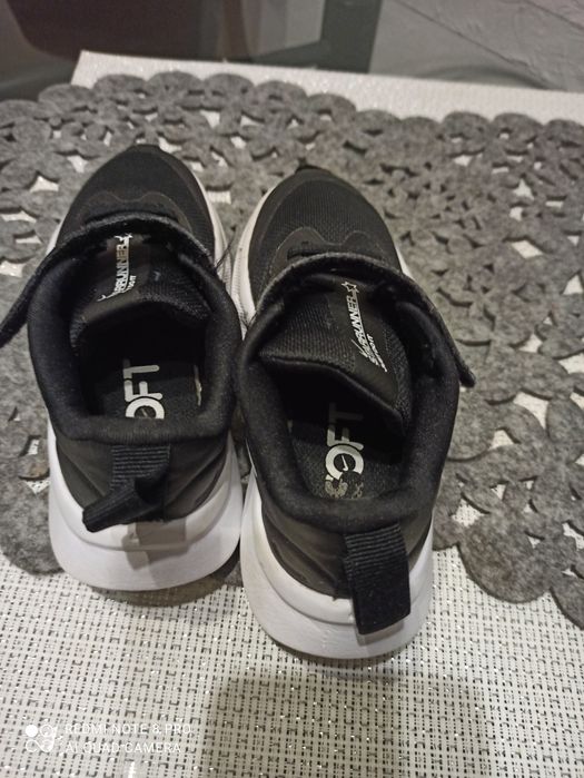 Buty sportowe nike 28