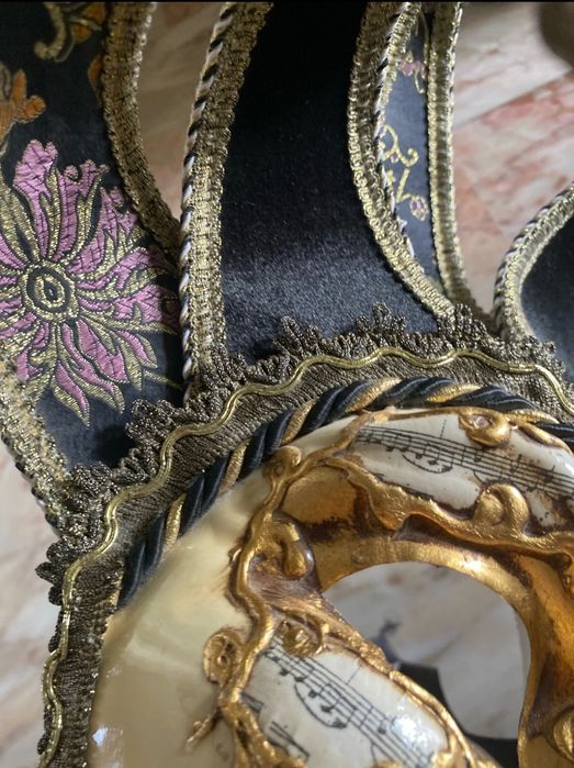 Mascara Veneziana vintage artesanal Séc.XVIII  Coleção Particular
