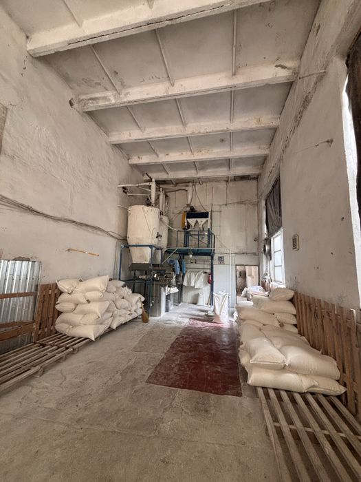 Продам окрему виробничу базу м. Зіньків  760м2 млин/елеватор