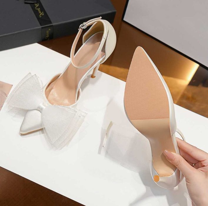 Buty damskie na obcasie. Nowe!