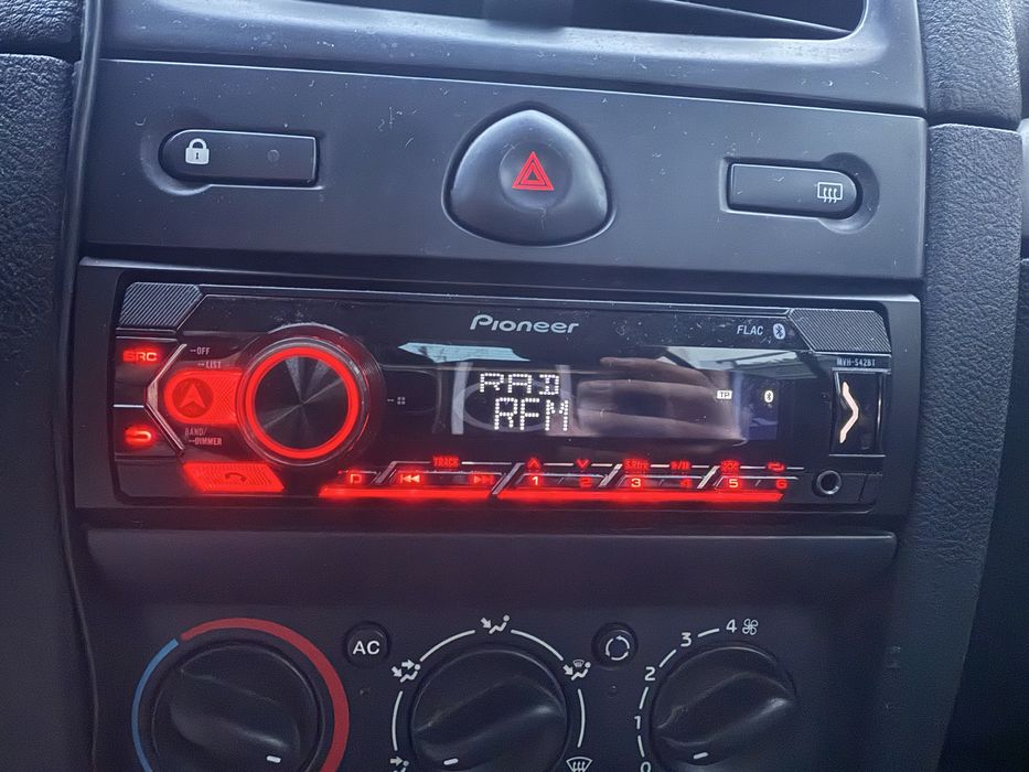 Autorádio MVH-230BT - Pioneer