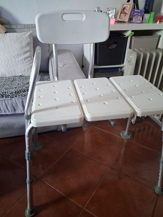 Cadeira de banho  dentro e fora com pés anti derrapante