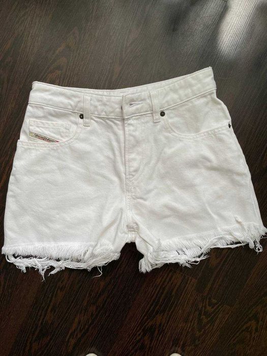 Жіночі білі шорти брендові Diesel