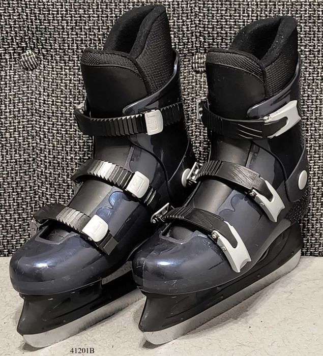 Łyżwy hokejowe rozmiar 35 , wkładki 22,0 cm Pudło.